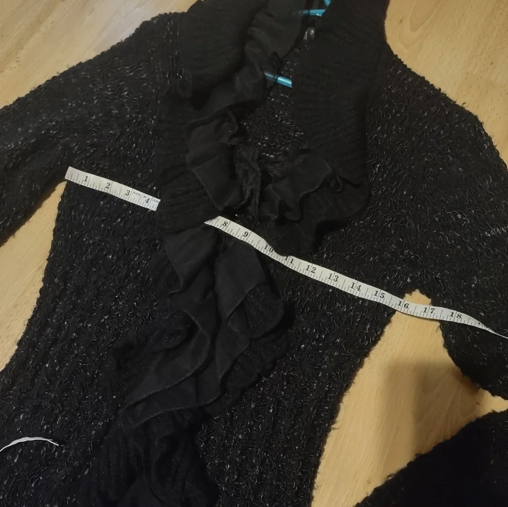 Elegant Black Ruffled Women's Sweater Duster - Picture 13 of 15